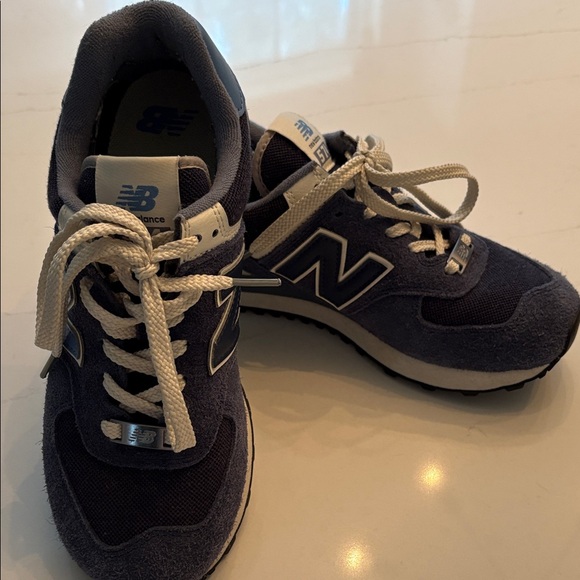 Like NWOT New Balance 574 Sneakers - Picture 1 of 7